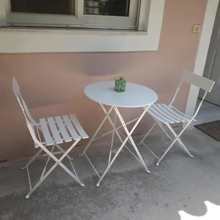 Apartment Simple, Calm And Center 2 Kalamata