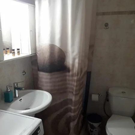 Apartman Simple, Calm And Center 2