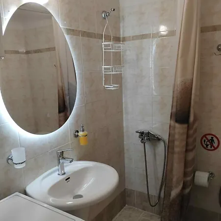 Simple, Calm And Center 2 Apartman